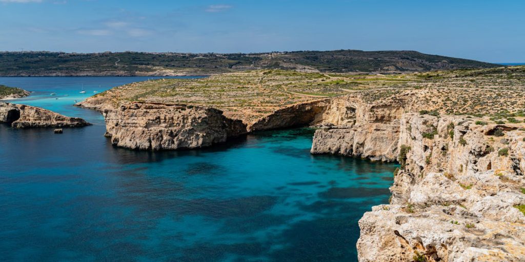 wyspa comino na malcie na majówkę 2025