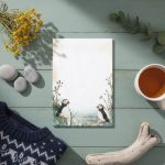 Notatnik z wyrywanymi kartkami z puffinami