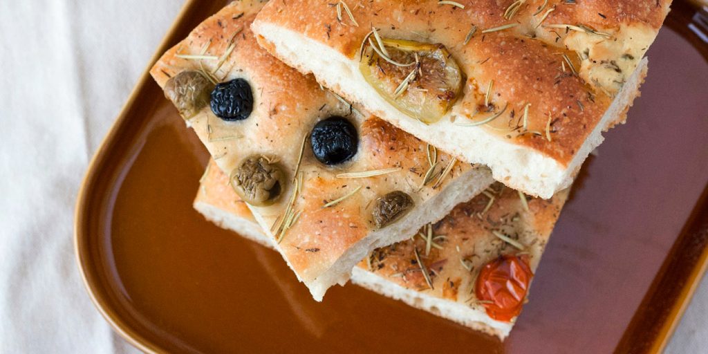 focaccia z rozmarynem – street food Ligurii